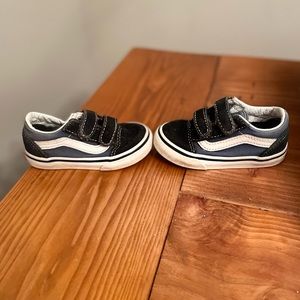 Toddler shoes Vans size 6 Velcro